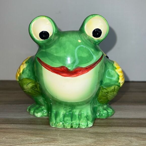 Vintage Whimsical Handpainted Ceramic Frog Coin Piggy Bank W/ Stopper Coin Bank - Picture 1 of 7